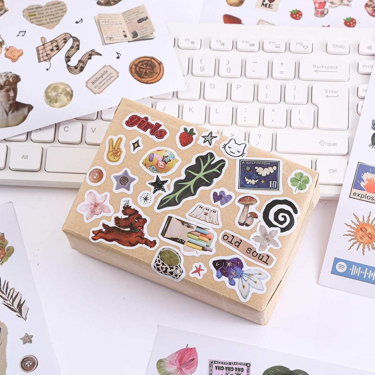 Girl's Korean Sticker Book, Food and Daily Life Theme - 1300+ Cute Dream Style Foodie Stickers, for DIY Scrapbooking Journaling Handbook Decoration Pink